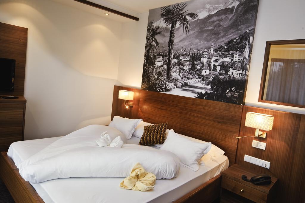 Anatol Hotel